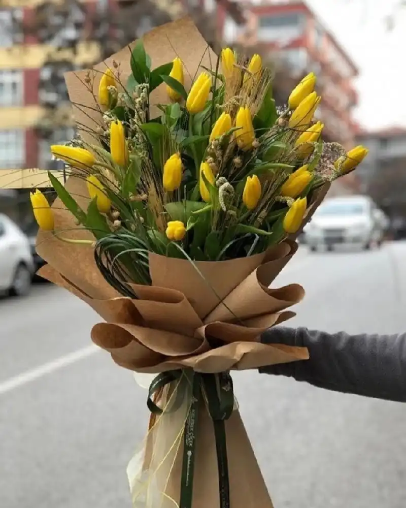SARI LALE BUKETİ 25 ADET